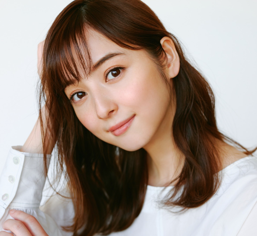 🌈佐々木希、第二子妊娠を報告🎉息子撮影の1枚も🌟「家族みんなで喜んでおります」
