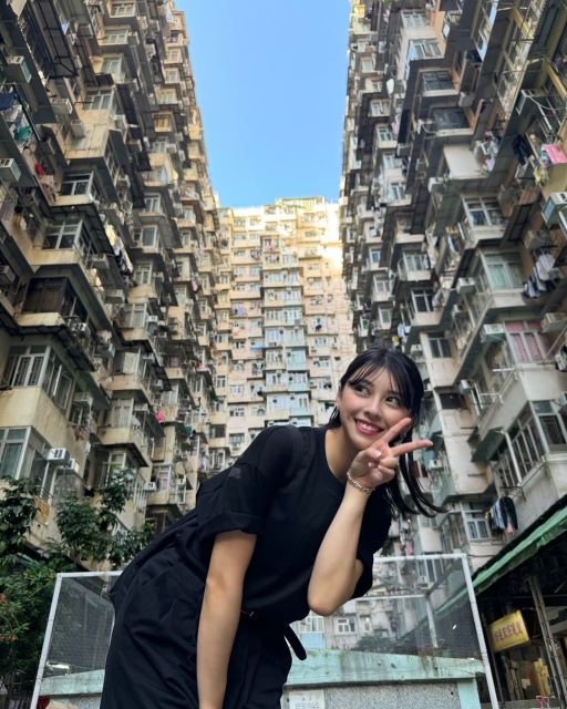 「すごっ！」元SUPER☆GiRLS・美莉、香港の観光名所「モンスターマンション」バックにパシャリ！