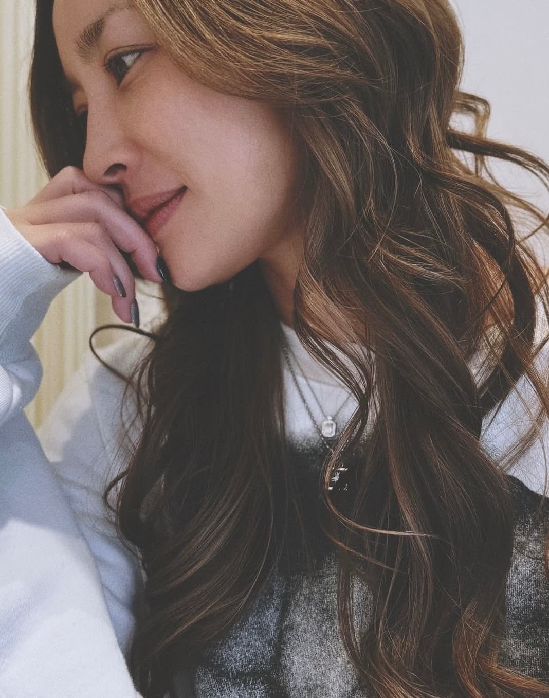 「きれい際立つおねいさん♡」瀬戸朝香、インナーカラーを増やした巻き髪アップショットにファン魅了！