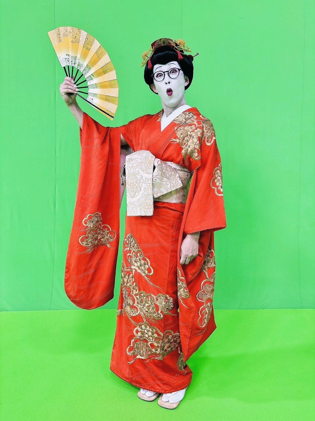 オーイシマサヨシ、ハロウィンに“舞子メイク”姿を披露！いろんな意味で話題のMV内で見せた装い再び