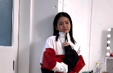 川口葵、雰囲気激変！髪型＆ファッションで魅力倍増！