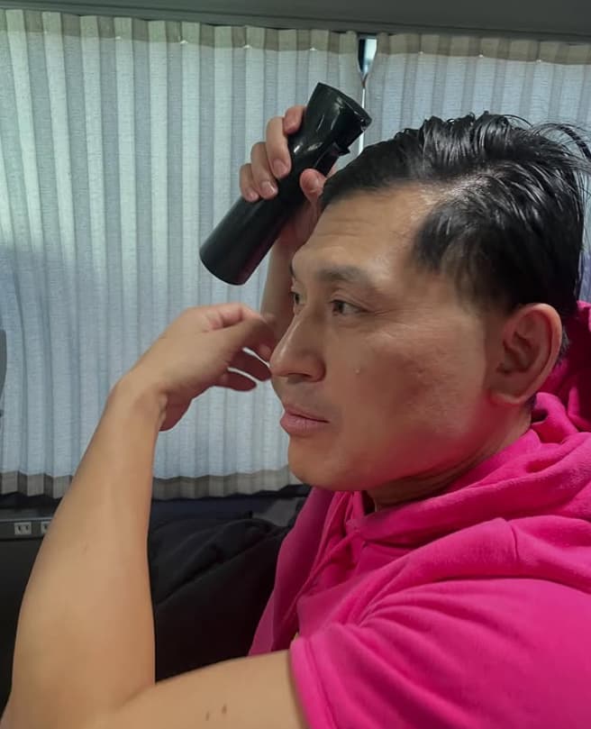 「インスタとかで見ると特別感を感じる」アンガルーズ田中、売れっ子芸人のヘアセットを近距離で撮影！