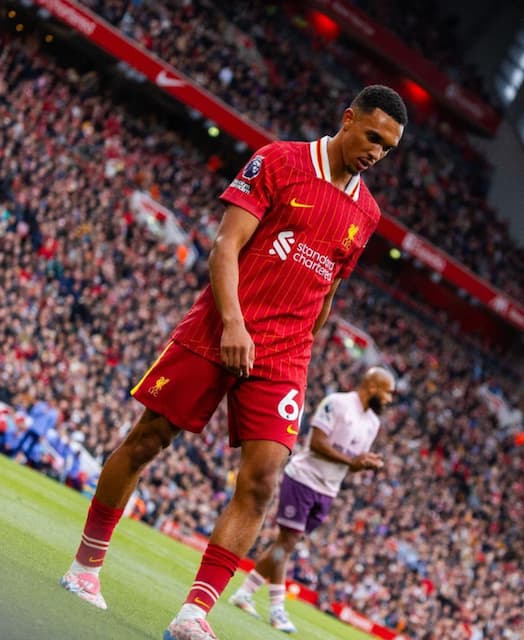 アレクサンダー・アーノルド 「ファンはいつも通り最高だ！」と開幕戦白星に感謝！