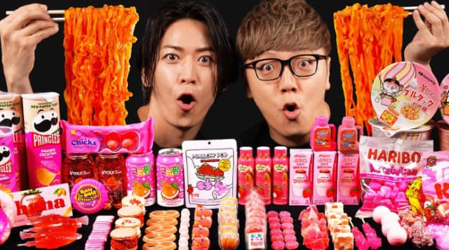 HIKAKIN「スライムでぐちゃぐちゃに…」亀梨と”亀キンTV”コラボASMRを投稿！