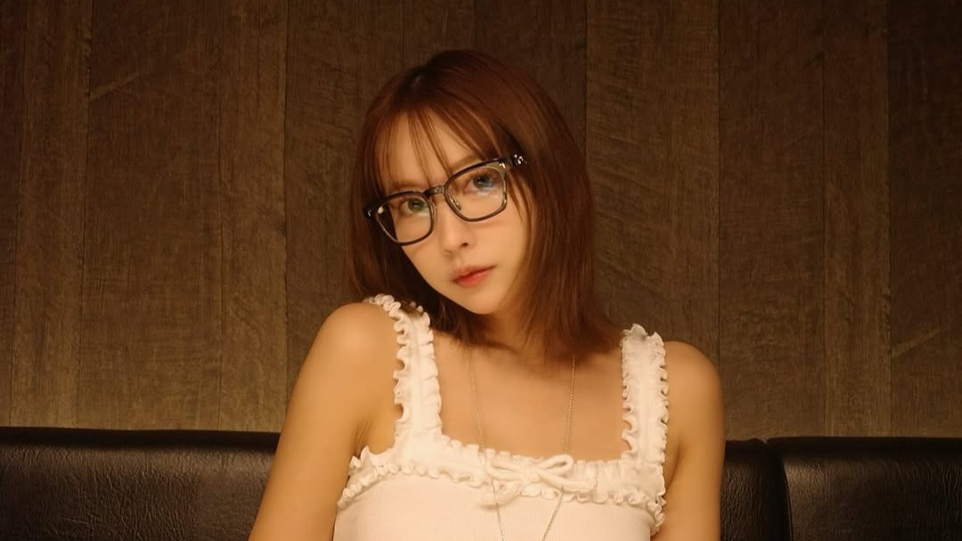 三上悠亜、肉屋でぶどうジュースを選択！？