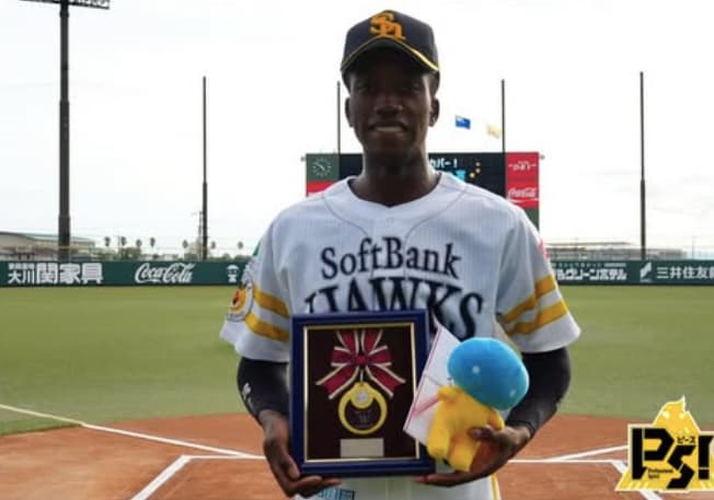 ソフトバンク・イヒネイツアがファーム月間MVP獲得を報告！