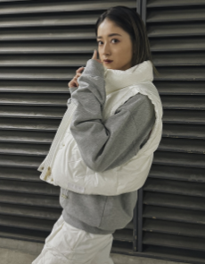 みちょぱ、冬コーデ炸裂！白×ゴールドのダウンベスト姿が「可愛すぎる」と話題に