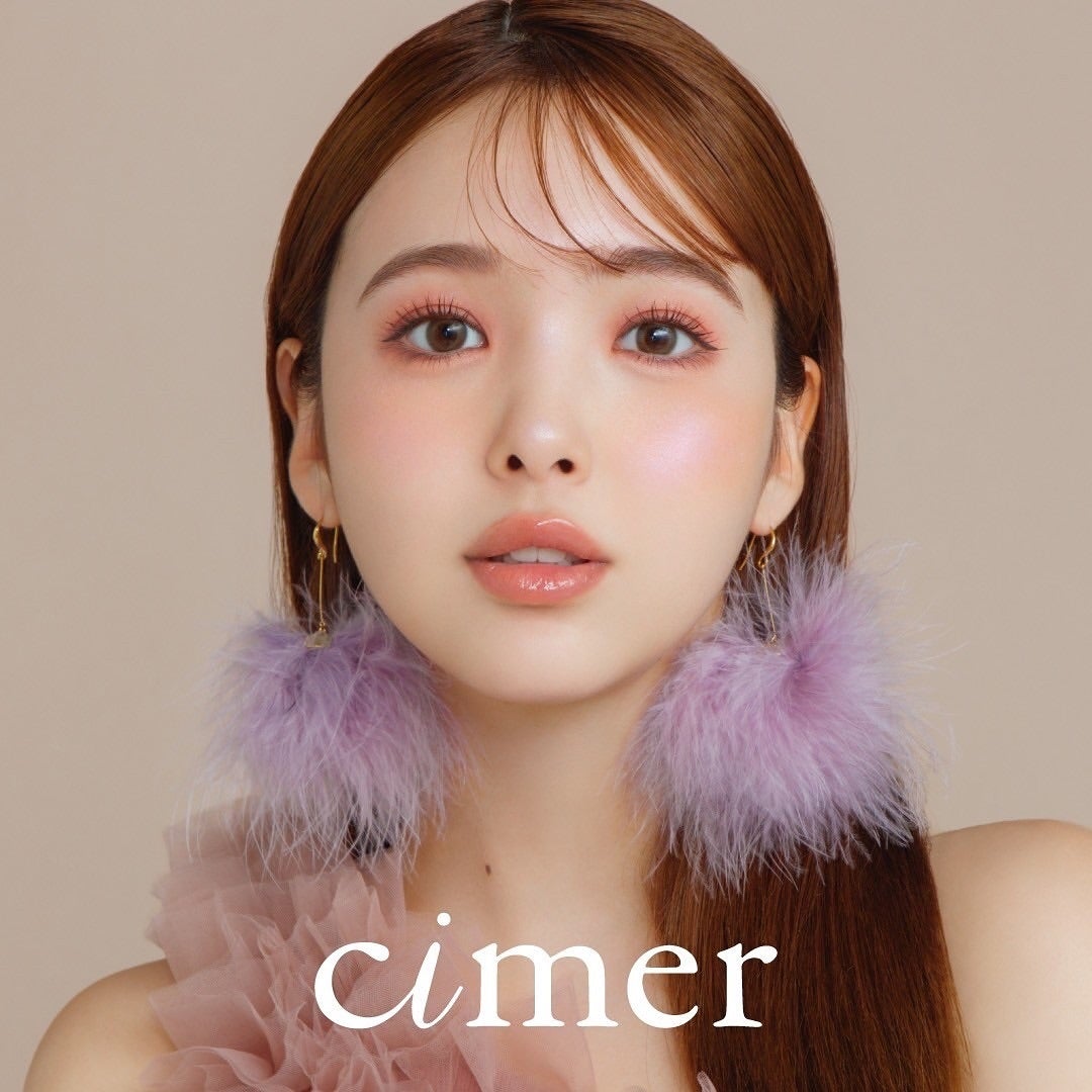 藤田ニコルの最新ショットが可愛すぎると話題！「1枚目凄く可愛いんだが」新作チーク発表