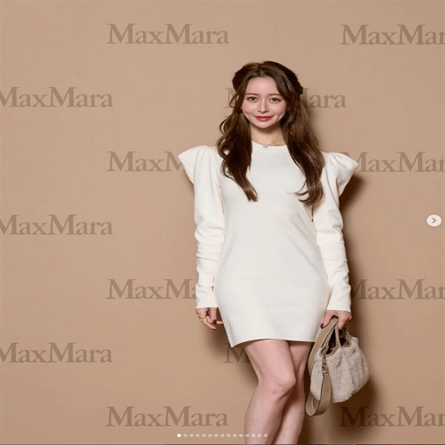 100万ドルの脚線美！大人気モデル・野崎萌香がイベントで魅せた大人の色香