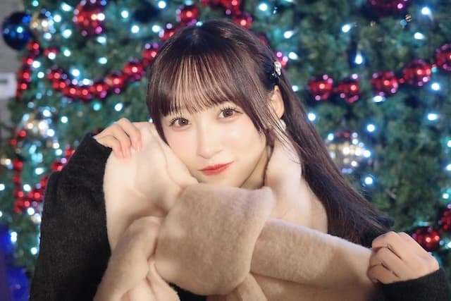 「ほんっとにかわいい彼女」人気アイドルがクリスマスショットを披露し話題に
