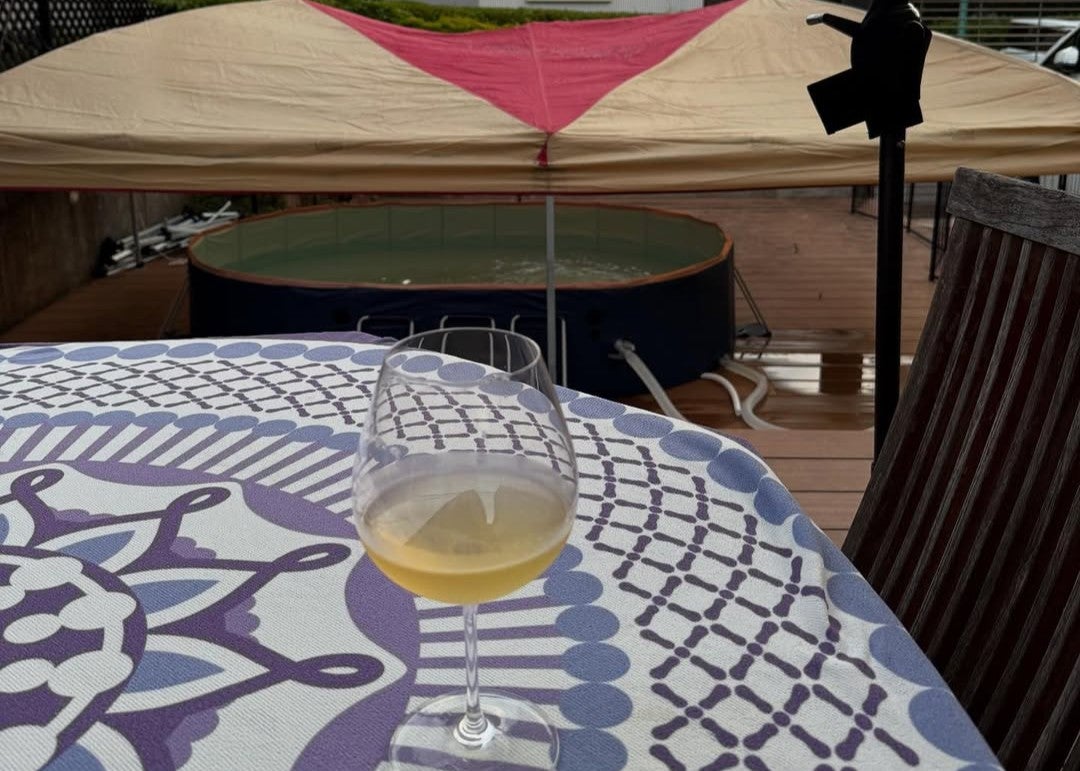 原日出子、自宅ベランダで夏を満喫　プールとグラスが彩る癒やしの時間