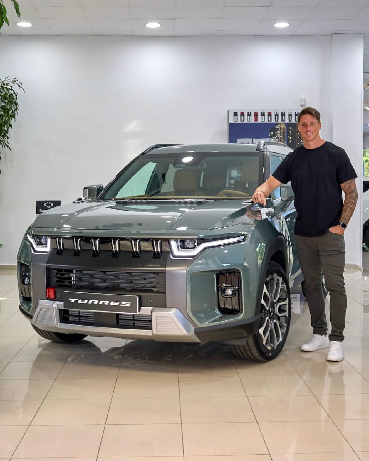 元サッカースペイン代表 フェルナンドトーレス 〇〇を購入？