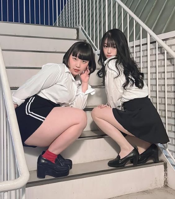 「脚でお仕事してる2人です。」小寺真理、新喜劇が誇る