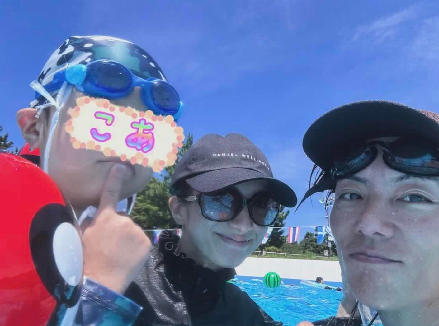「尊過ぎるな」辻希美&杉浦太陽、プールでの家族ショットが話題に