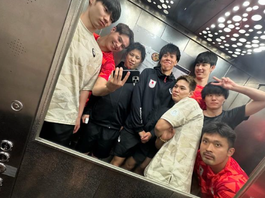 バレーボール男子代表のオフショットが「仲良すぎ」と話題に