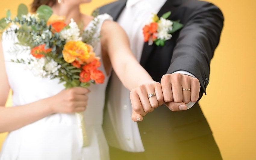 サッカー日本代表 三笘薫が入籍を発表「大学時代からお付き合いしていた方」