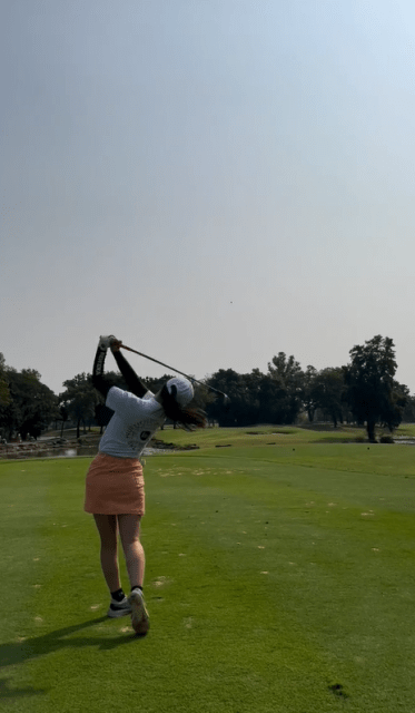 女子ゴルファー吉本百花、タイ合宿で見せた