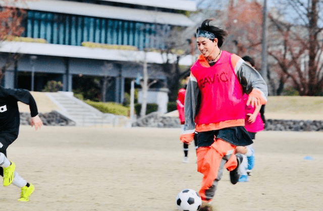 佐野岳が子供たちとの微笑ましいオフショットを公開！