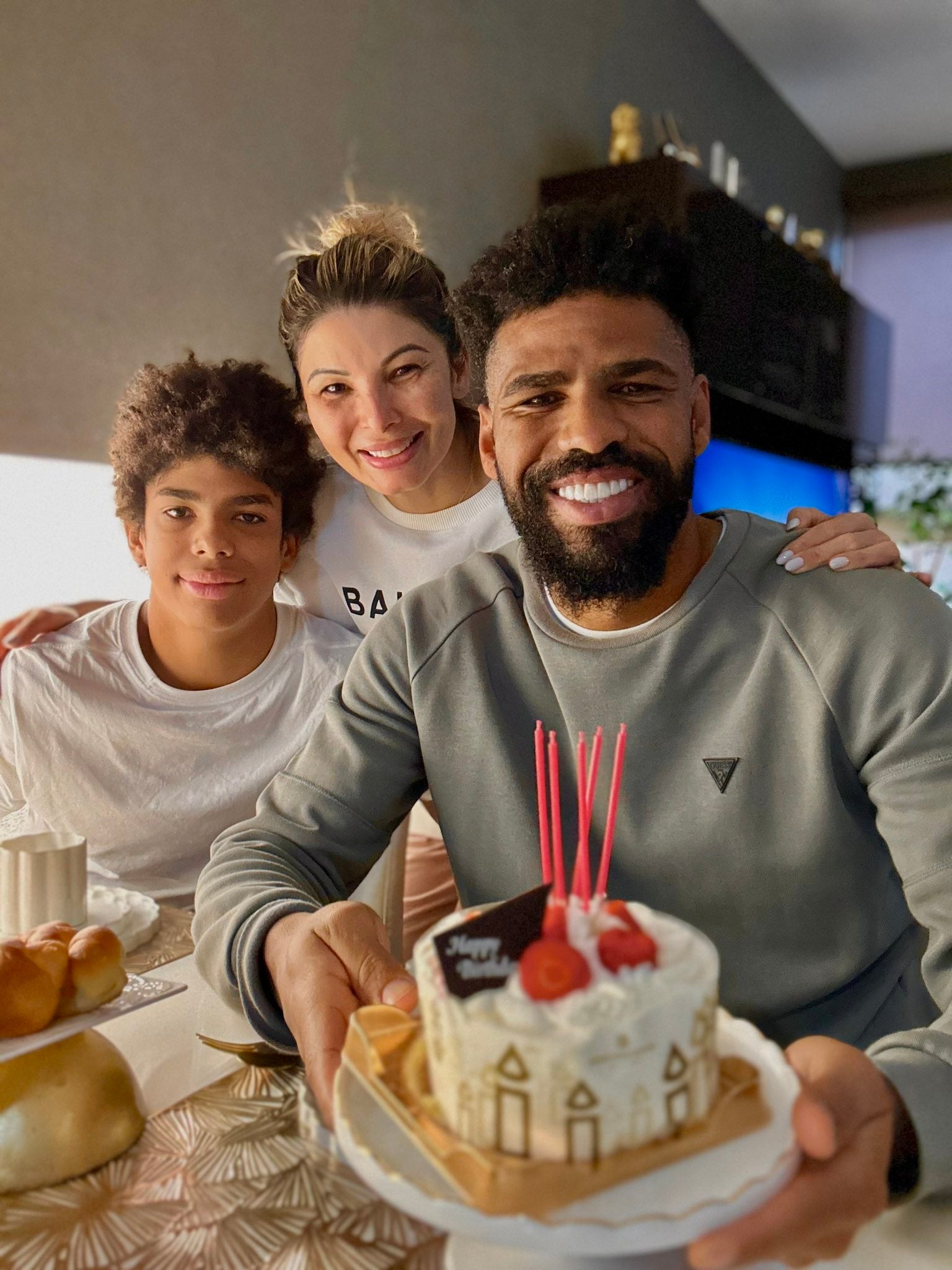 名古屋グランパス・パトリックが37歳の誕生日を迎えたことを報告