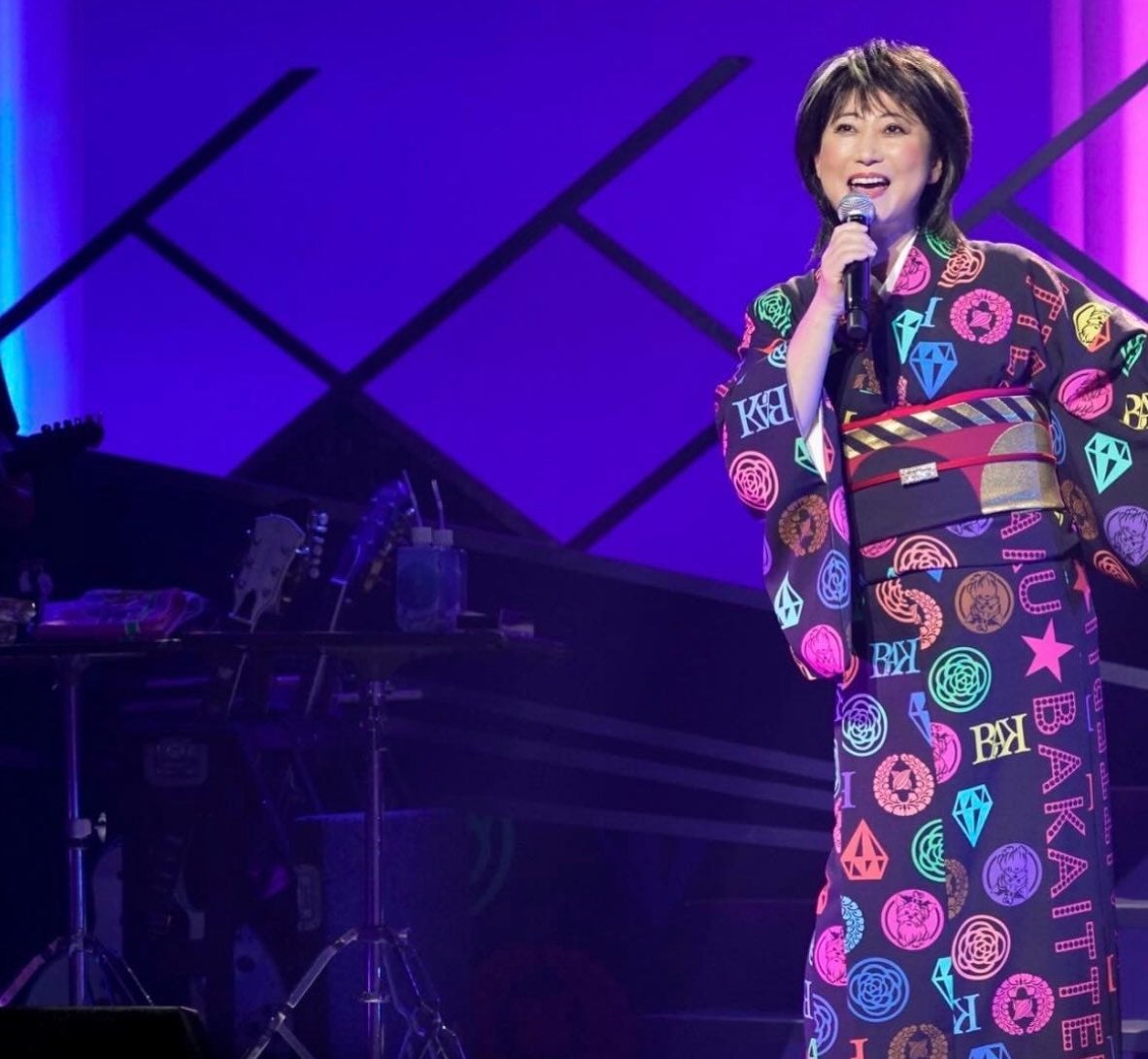 友近が公演での超豪華ゲストとのショットを公開