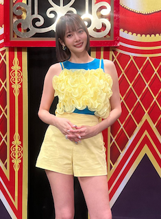 岡田紗佳、超ミニ丈の夏コーデ公開！
