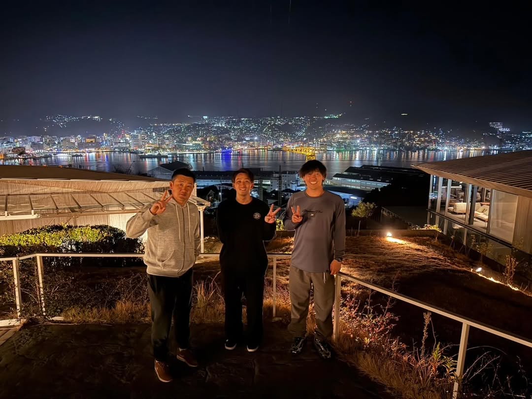 「長崎の夜景とともに」小島和哉、オフの一枚に滲む静かな決意