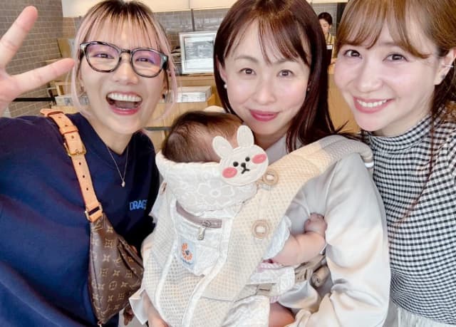 元AKB48・大堀恵が同期とパシャリ「あの時に一瞬で戻れる仲間がいて幸せです」