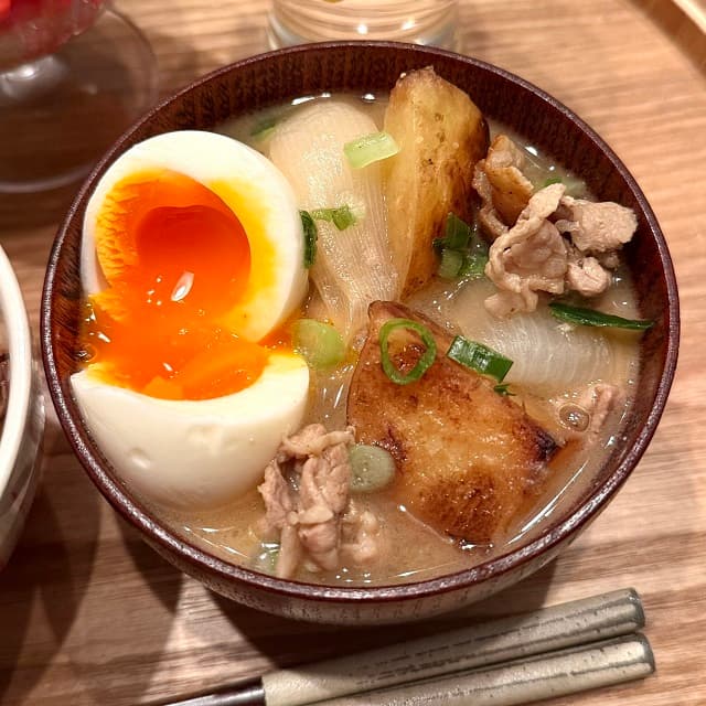 「今だけのおいしさ！」旬の食材を使った”とろける豚汁”をイラストレシピ作家が公開