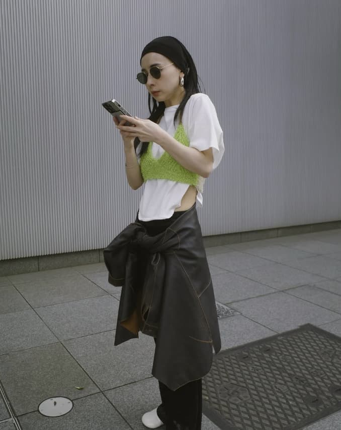 ファッションディレクターの黒石奈央子が春らしいコーディネートを公開！