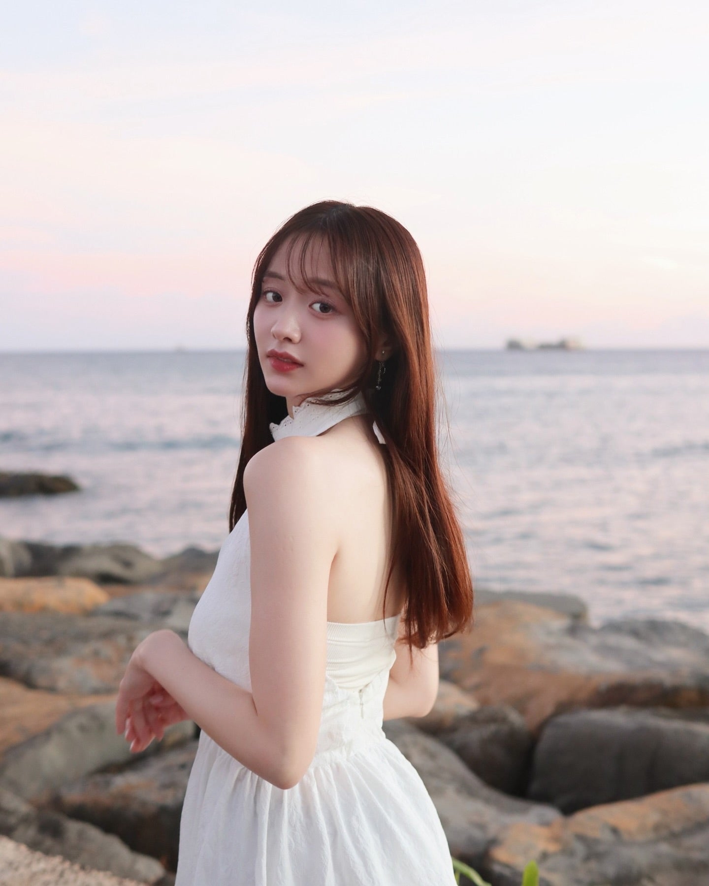 あの人気タレントの純白ドレス姿にファン思わず「女神さま」「超絶にカワイイ」の声続々