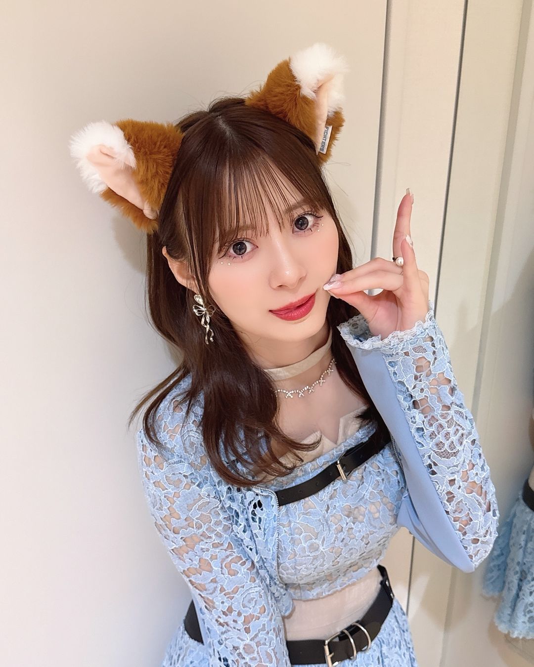 超人気アイドルがキツネコスプレ公開 ミニスカ衣装が「天才的にかわいい」と話題に