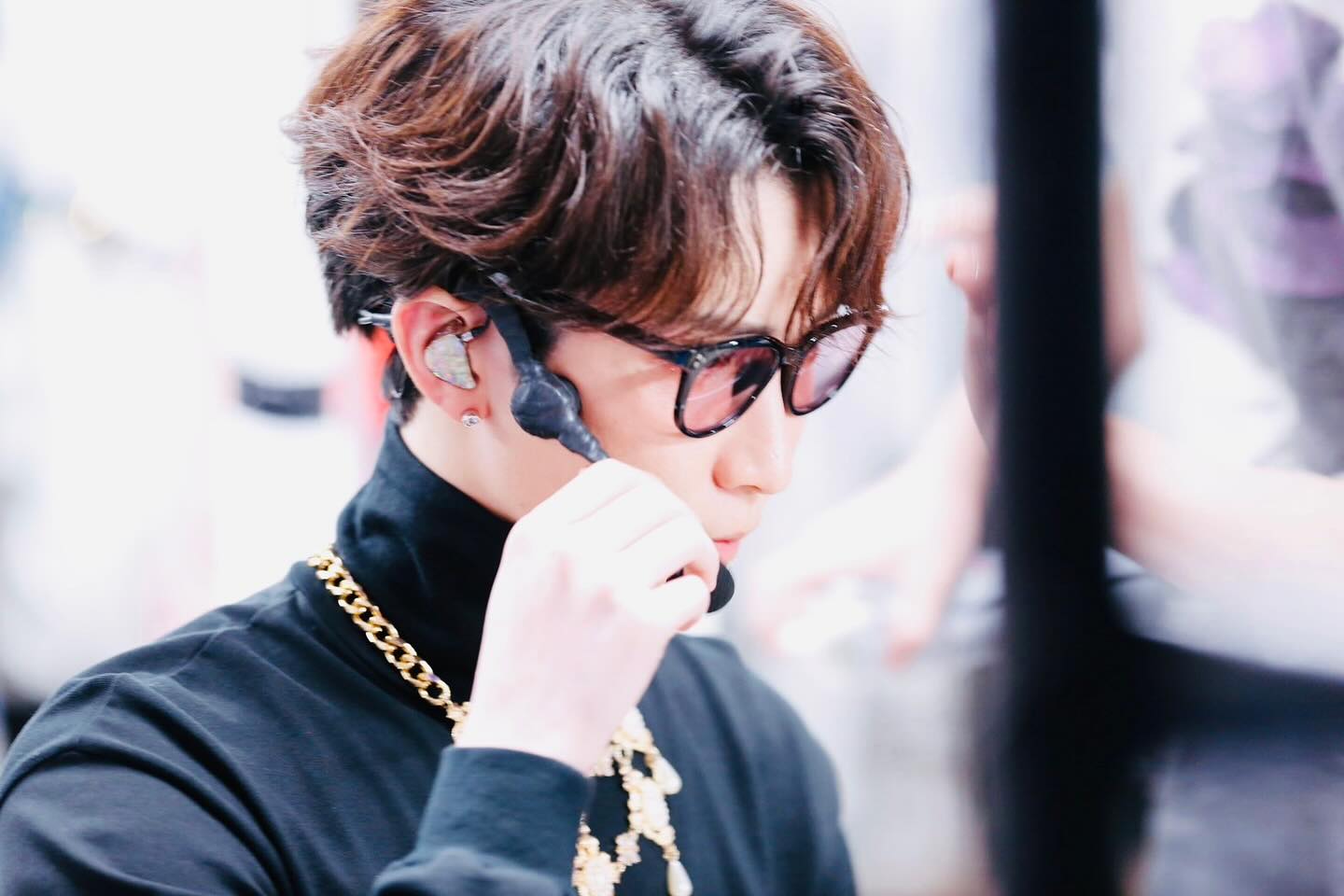 「かっこよすぎて息止まる」Snow Man渡辺翔太の横顔アザーカットが話題沸騰！