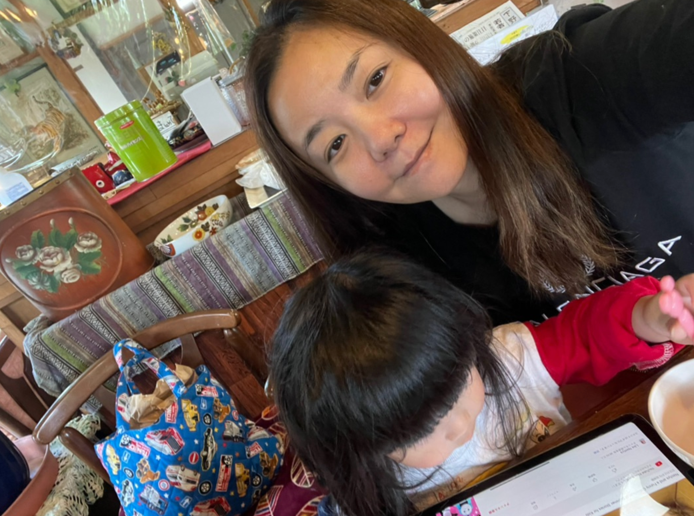 「親子2S🌟」華原朋美さん、ロングヘアの長男と遠出で休日を満喫💕