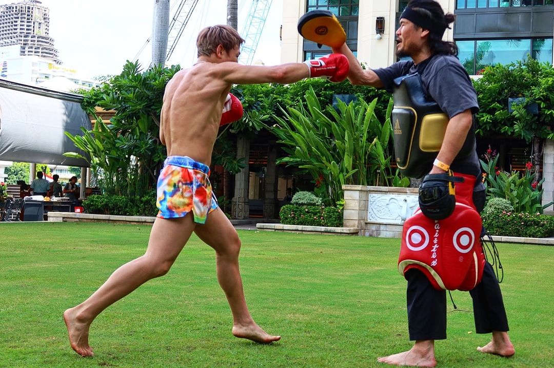 武尊 青空の下でトレーニング「野外の練習暑いけど気持ちいい」