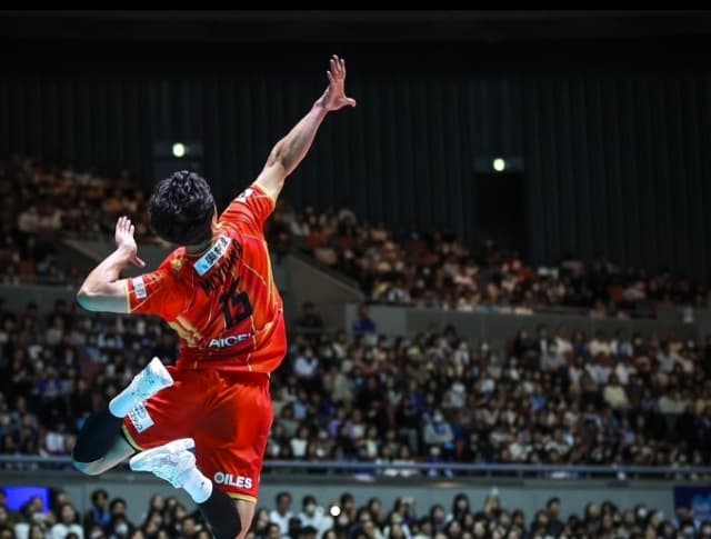 「昨日の試合はめちゃくちゃ熱いです🔥」日本代表バレーボール選手・宮浦健人の活躍にファン大興奮⁉