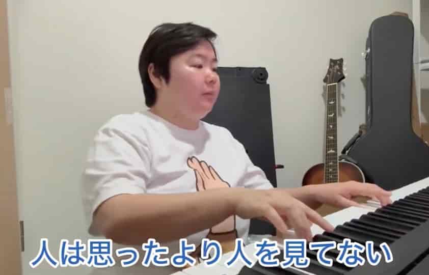 やす子、新曲「水槽の魚」を自作自演で披露！