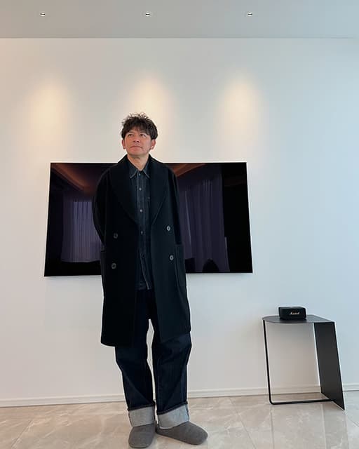 岡田圭右「ゴゴスマ行ってきます」全身黒コーデで大人の色気がダダ洩れ！？「素敵です」とファン歓喜！