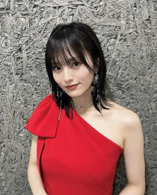 山本彩が「APOLLO アマチュアナイトジャパン24-25」のMCとして出場者にエールと称賛を送る