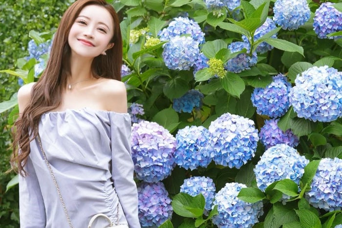 紫陽花の妖精！？愛沢えみりの笑顔が花のように可憐