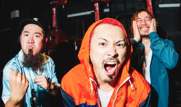 「水手渡しは反則でしょ…！」WANIMA・KENTA、ツアー3本目・山口公演で笑顔爆発のライブ写真公開！