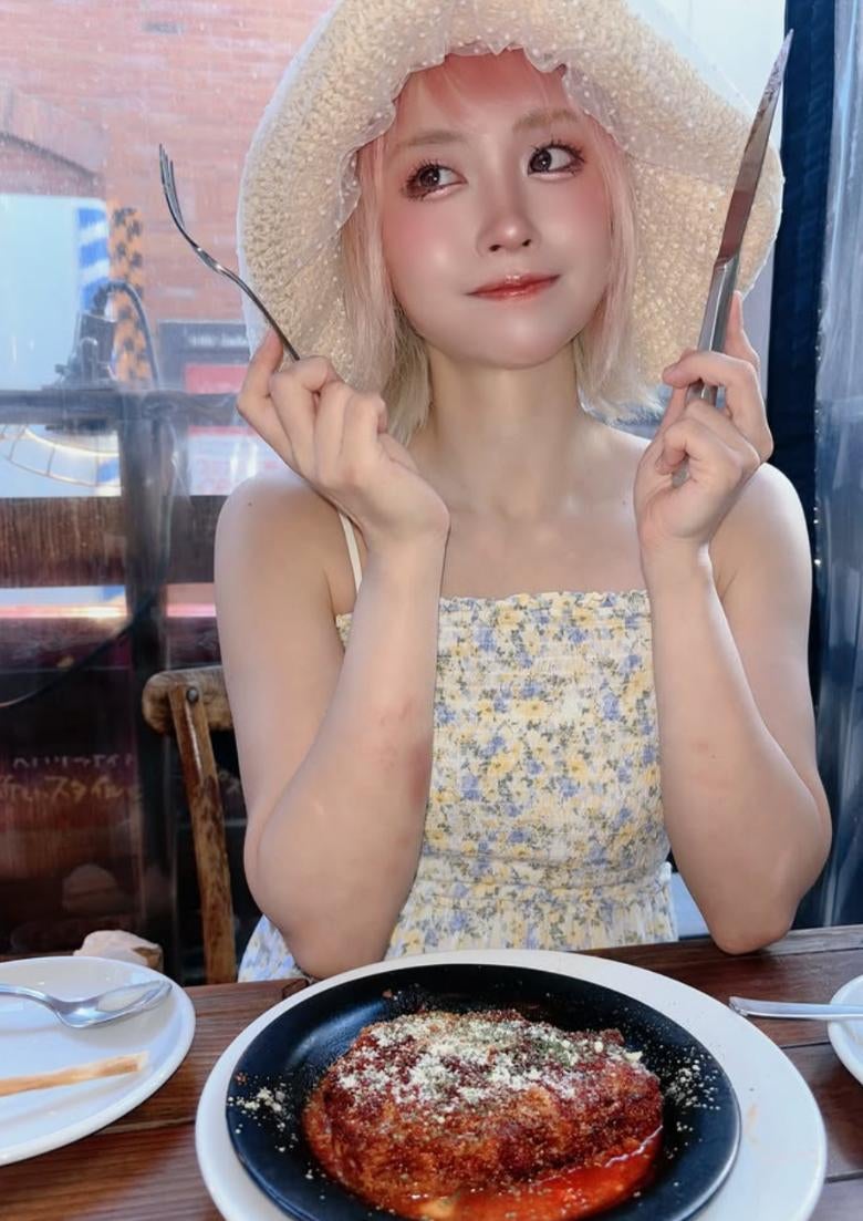 Cure TaKaNa、「夏野菜ランチ」に癒やされる　プロ撮影後に笑顔弾ける一杯