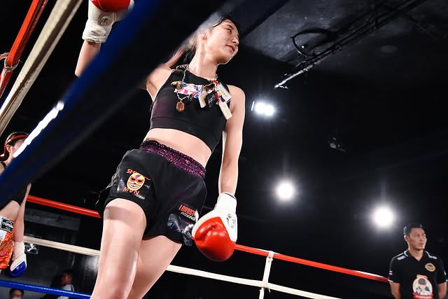 「たくさんチェックして」王座防衛戦3R判定勝利の辻井和奏、カッコ良すぎる写真の投稿にファン歓喜！