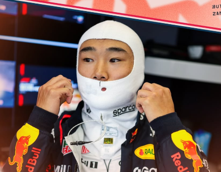 F1角田裕毅、オランダGPで存在感！レッドブル公式が“戦う姿”を公開し話題に