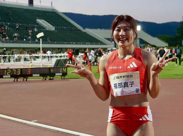 弾ける笑顔でダブルピース！100mH日本記録保持者・福部真子、東京世界陸上派遣標準記録突破！