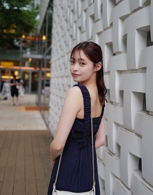 田﨑さくらがアパレルブランドの1周年記念イベントをお手伝い