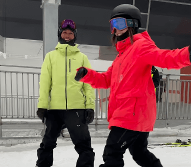 「レッドお姉ちゃん、かっけー」美女プロスノーボーダー、室内ゲレンデで披露したスノボライディングにファン歓喜！