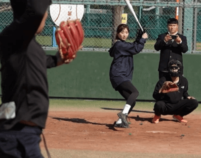 「まじ痛かった。許さない！」話題の野球女子、痛恨のデッドボール！バットを投げ捨て乱闘開始！？「女版清原だ」