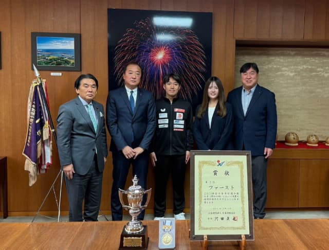 卓球・高木和卓が江戸川区長を表敬訪問「今後も引き続き活躍できるように頑張ります」