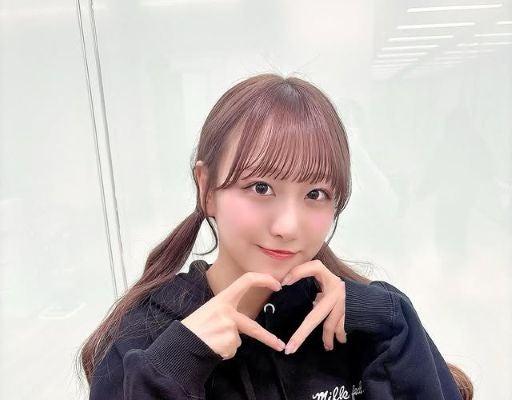 「可愛すぎかよ！」＝LOVE・瀧脇笙古、サイン会来場ファンに感謝のハートポーズ！