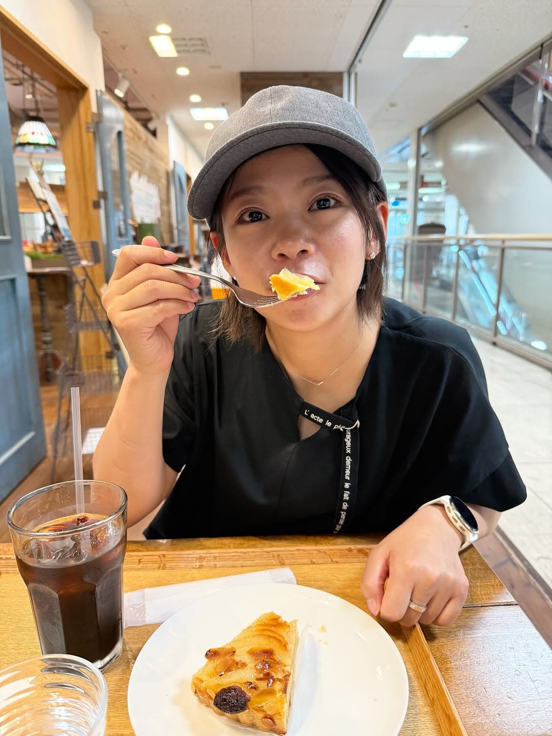 「いつも食べてる写真(笑)可愛い」美人元スピードスケート選手〇〇のオフショットにファン大興奮